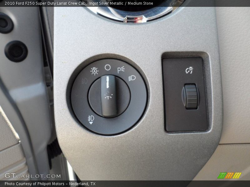 Controls of 2010 F250 Super Duty Lariat Crew Cab