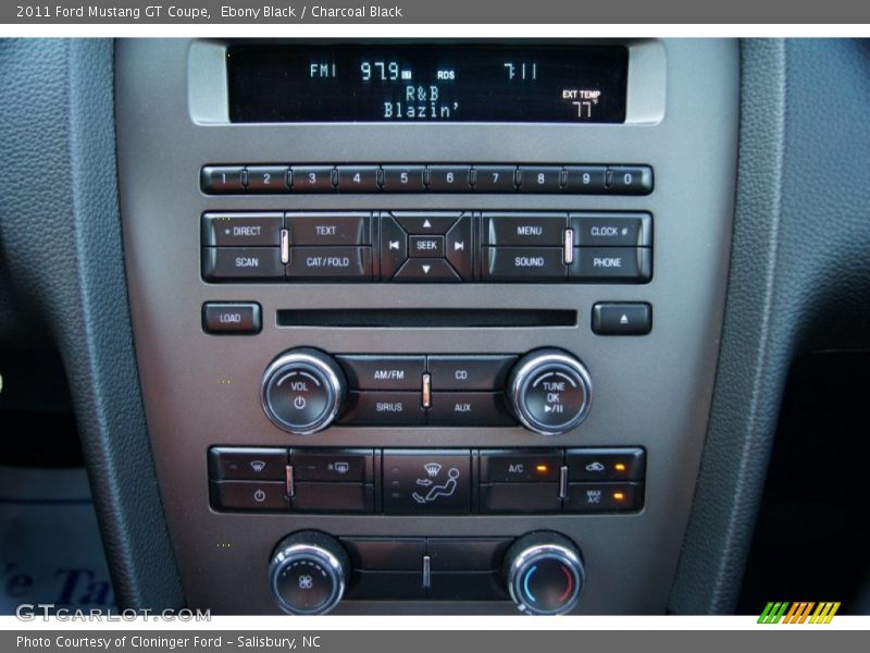 Controls of 2011 Mustang GT Coupe
