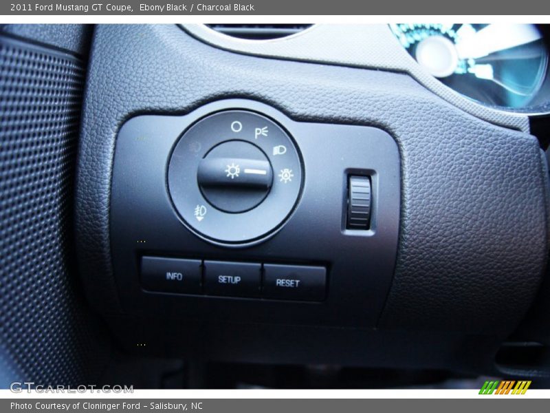 Controls of 2011 Mustang GT Coupe