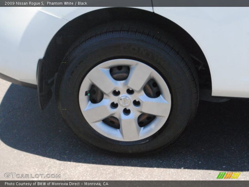 Phantom White / Black 2009 Nissan Rogue S