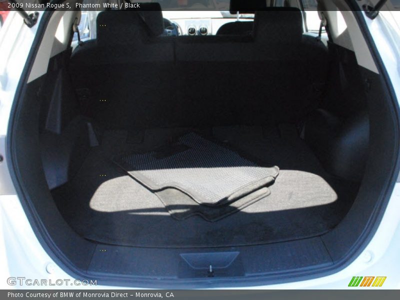 Phantom White / Black 2009 Nissan Rogue S