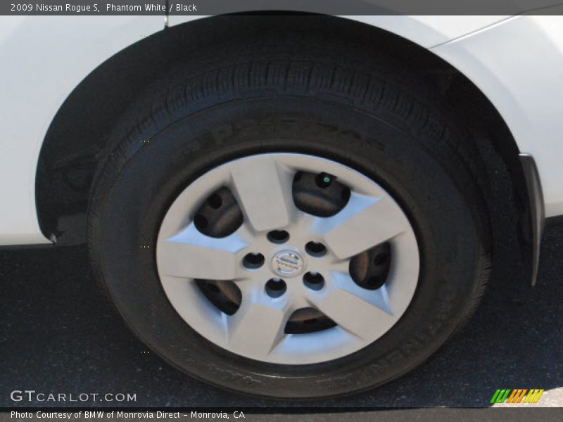 Phantom White / Black 2009 Nissan Rogue S