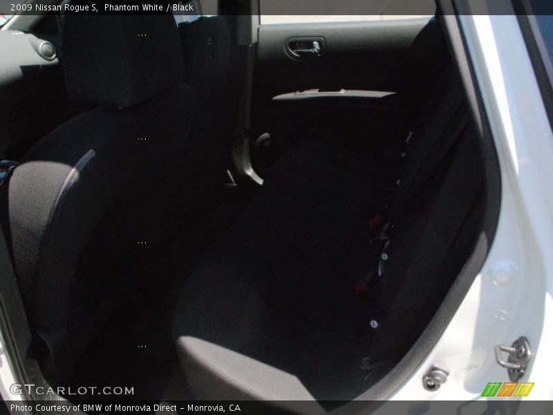 Phantom White / Black 2009 Nissan Rogue S