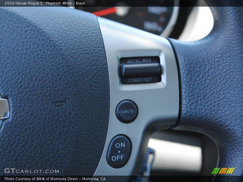 Phantom White / Black 2009 Nissan Rogue S