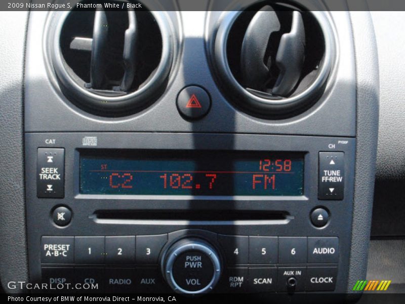 Phantom White / Black 2009 Nissan Rogue S