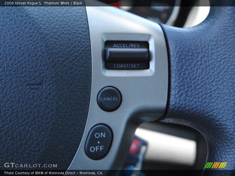 Phantom White / Black 2009 Nissan Rogue S