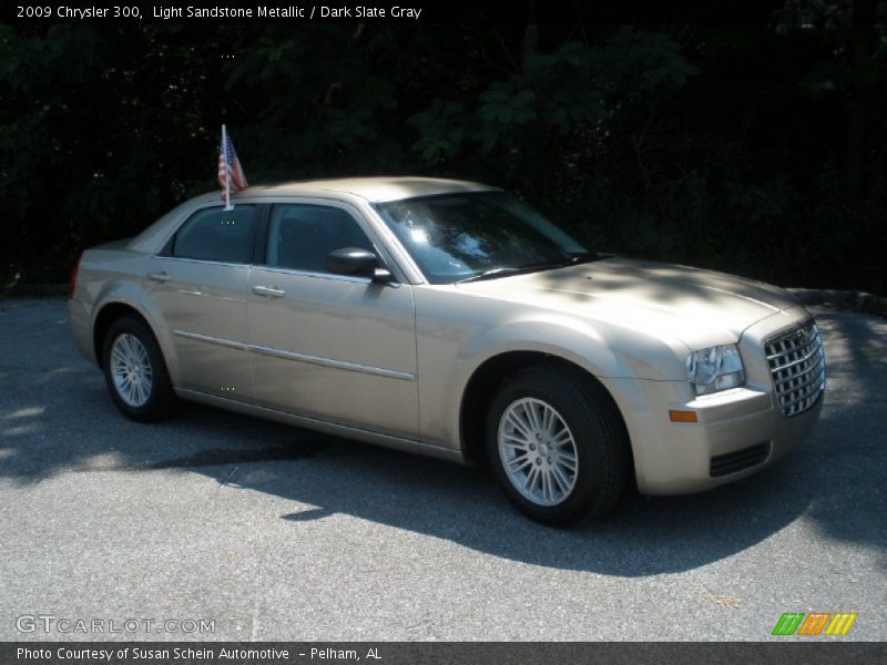 Light Sandstone Metallic / Dark Slate Gray 2009 Chrysler 300