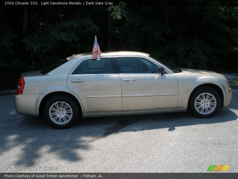 Light Sandstone Metallic / Dark Slate Gray 2009 Chrysler 300