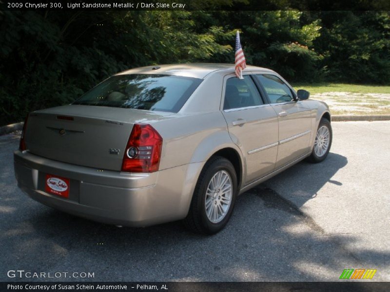 Light Sandstone Metallic / Dark Slate Gray 2009 Chrysler 300