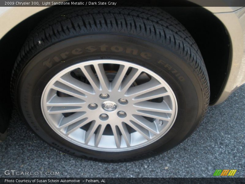 Light Sandstone Metallic / Dark Slate Gray 2009 Chrysler 300