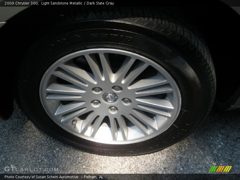 Light Sandstone Metallic / Dark Slate Gray 2009 Chrysler 300