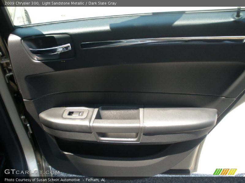 Light Sandstone Metallic / Dark Slate Gray 2009 Chrysler 300