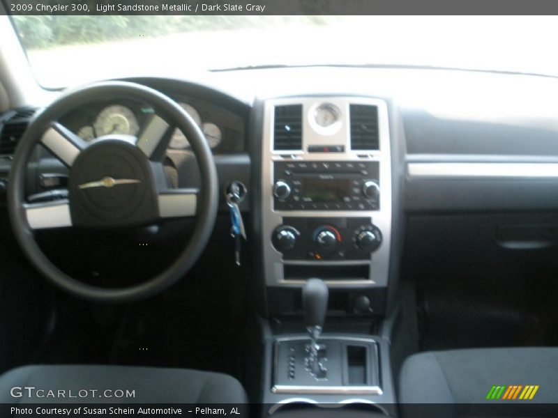 Light Sandstone Metallic / Dark Slate Gray 2009 Chrysler 300