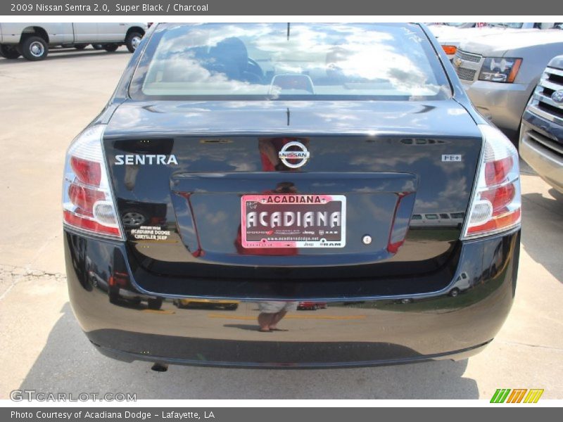 Super Black / Charcoal 2009 Nissan Sentra 2.0
