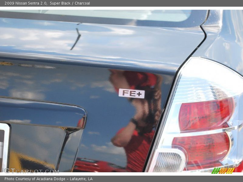 Super Black / Charcoal 2009 Nissan Sentra 2.0