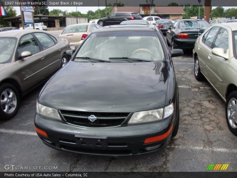 Super Black / Beige 1997 Nissan Maxima SE