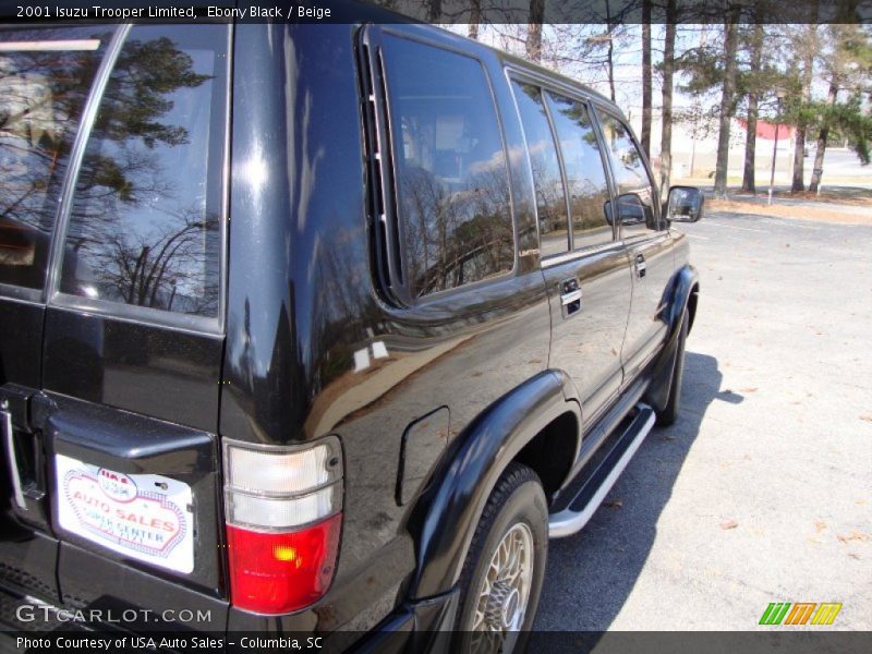 Ebony Black / Beige 2001 Isuzu Trooper Limited