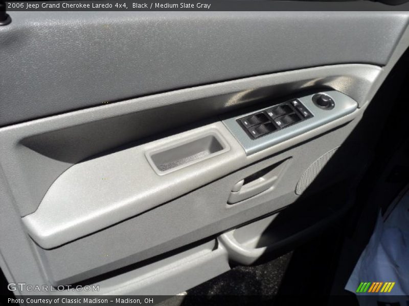 Black / Medium Slate Gray 2006 Jeep Grand Cherokee Laredo 4x4