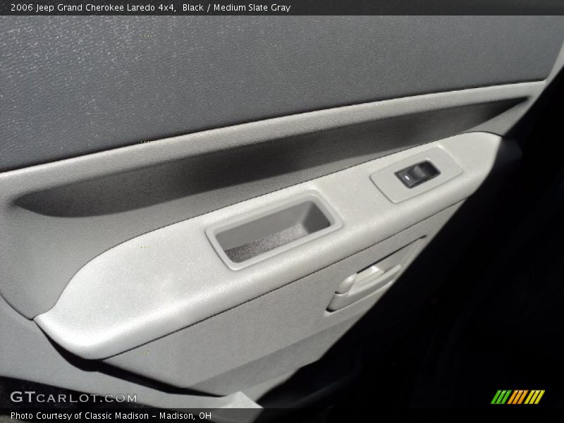 Black / Medium Slate Gray 2006 Jeep Grand Cherokee Laredo 4x4