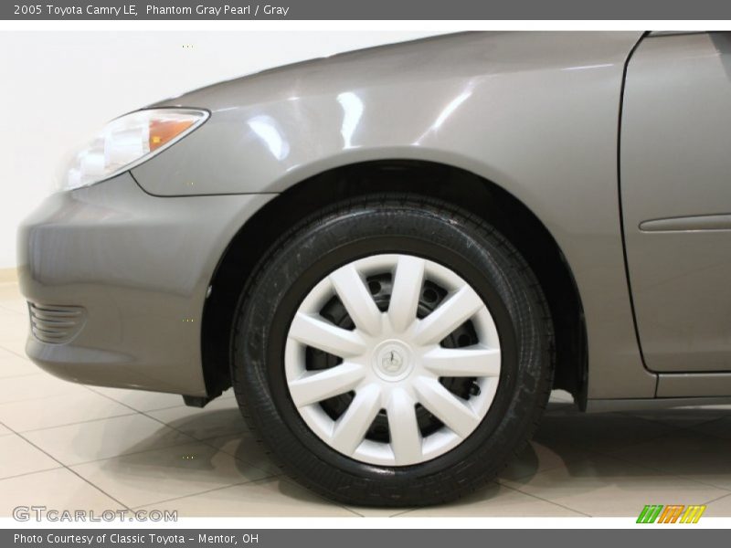 Phantom Gray Pearl / Gray 2005 Toyota Camry LE