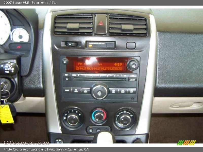 Polar White / Tan 2007 Saturn VUE