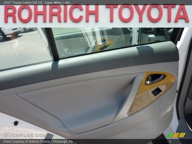 Super White / Ash 2007 Toyota Camry XLE V6
