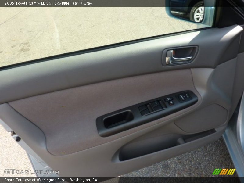 Sky Blue Pearl / Gray 2005 Toyota Camry LE V6