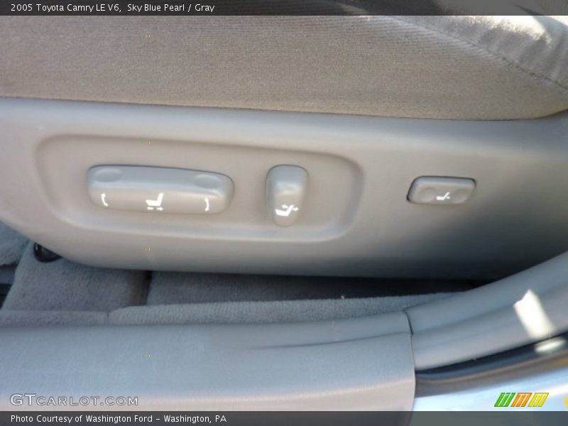 Sky Blue Pearl / Gray 2005 Toyota Camry LE V6