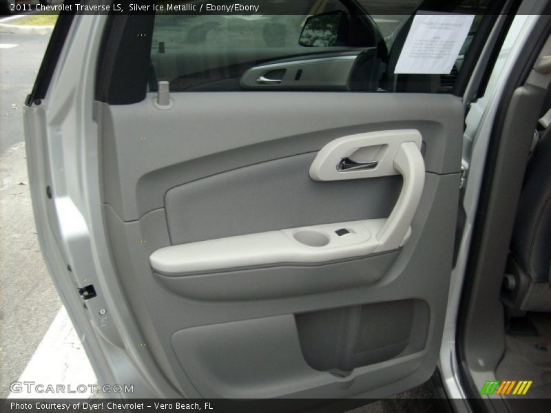 Silver Ice Metallic / Ebony/Ebony 2011 Chevrolet Traverse LS