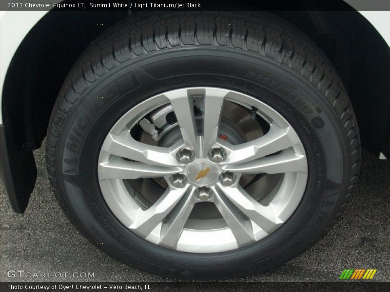 Summit White / Light Titanium/Jet Black 2011 Chevrolet Equinox LT