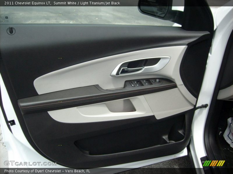 Summit White / Light Titanium/Jet Black 2011 Chevrolet Equinox LT