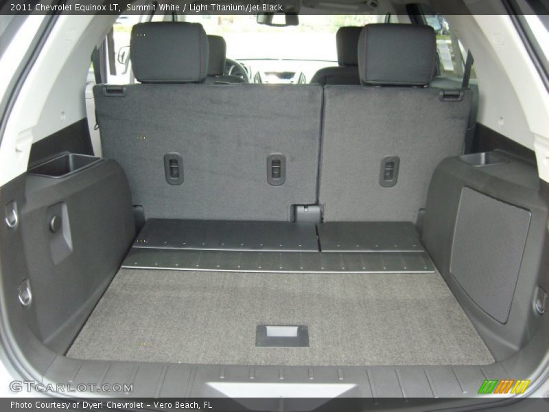 Summit White / Light Titanium/Jet Black 2011 Chevrolet Equinox LT