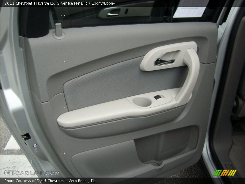 Silver Ice Metallic / Ebony/Ebony 2011 Chevrolet Traverse LS