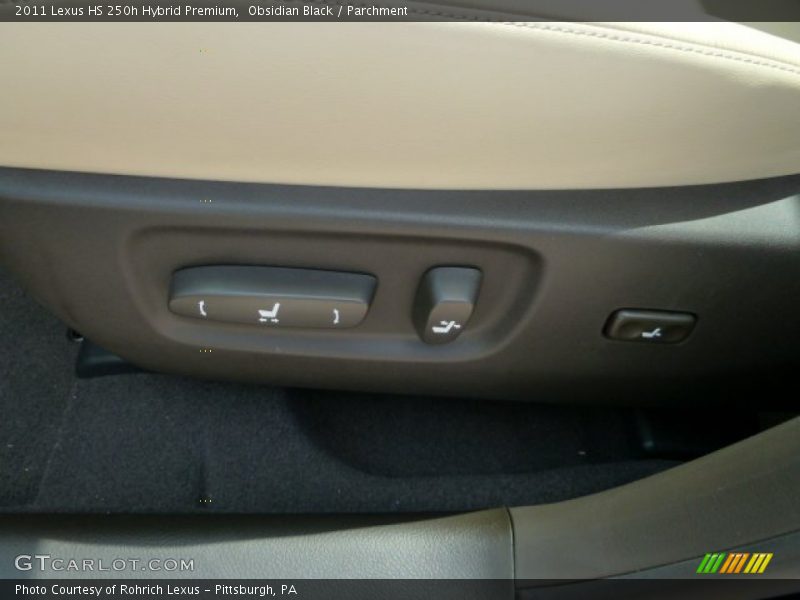 Controls of 2011 HS 250h Hybrid Premium