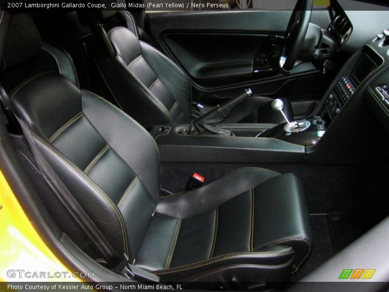  2007 Gallardo Coupe Nero Perseus Interior
