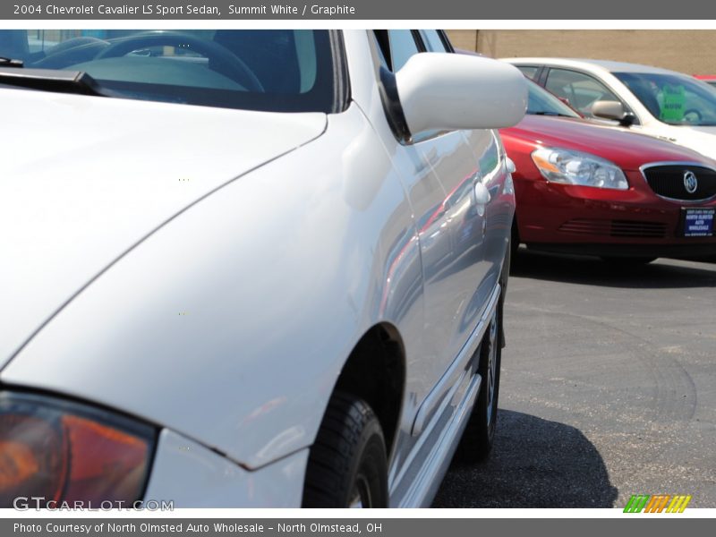 Summit White / Graphite 2004 Chevrolet Cavalier LS Sport Sedan