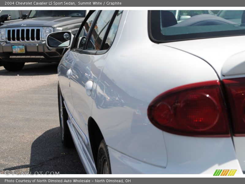 Summit White / Graphite 2004 Chevrolet Cavalier LS Sport Sedan