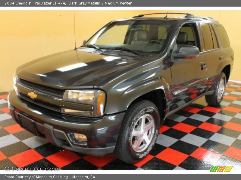 Dark Gray Metallic / Medium Pewter 2004 Chevrolet TrailBlazer LT 4x4