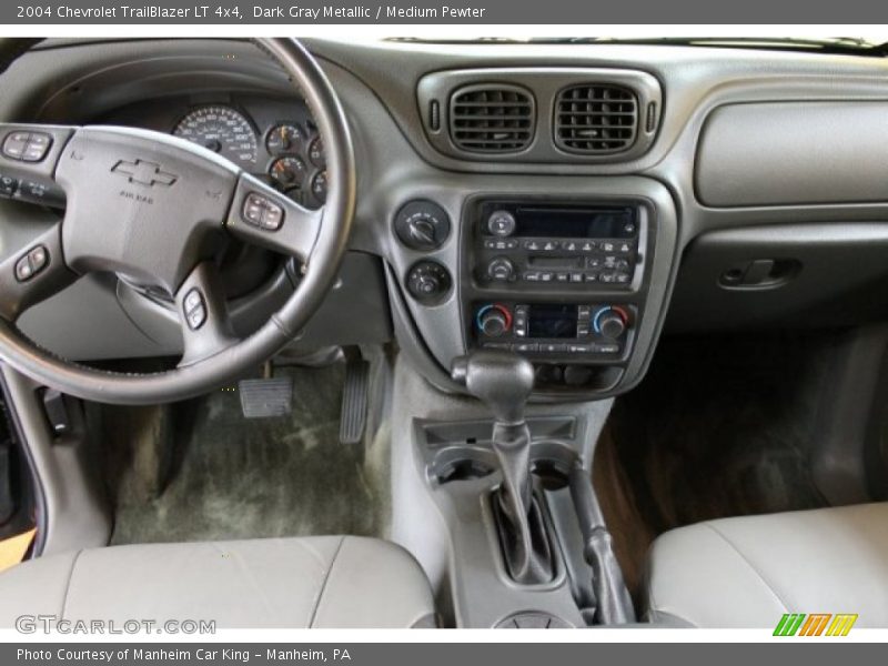 Dark Gray Metallic / Medium Pewter 2004 Chevrolet TrailBlazer LT 4x4