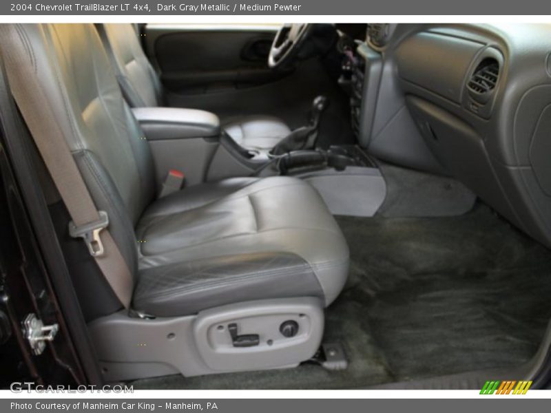 Dark Gray Metallic / Medium Pewter 2004 Chevrolet TrailBlazer LT 4x4