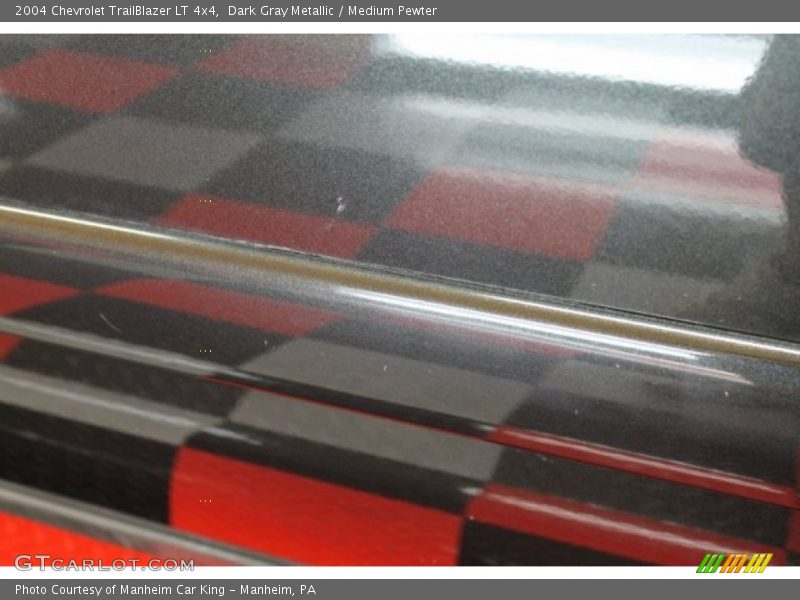 Dark Gray Metallic / Medium Pewter 2004 Chevrolet TrailBlazer LT 4x4