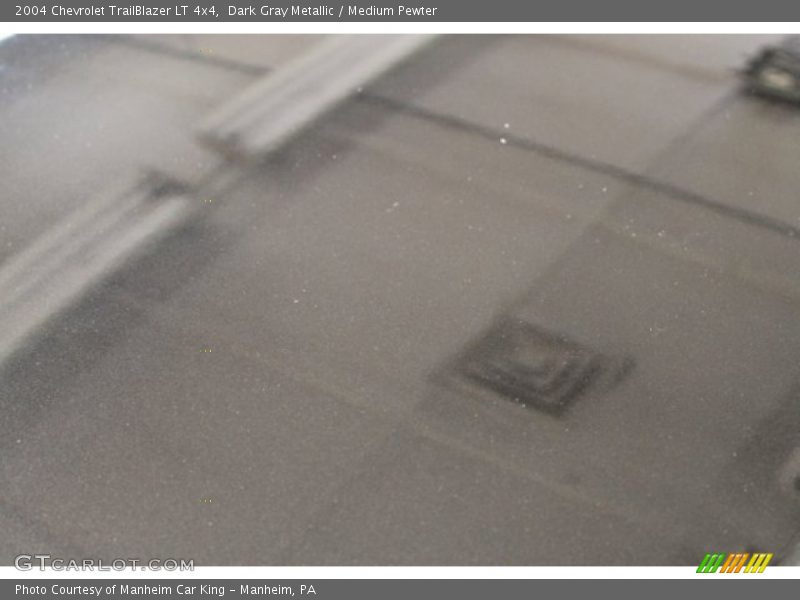 Dark Gray Metallic / Medium Pewter 2004 Chevrolet TrailBlazer LT 4x4
