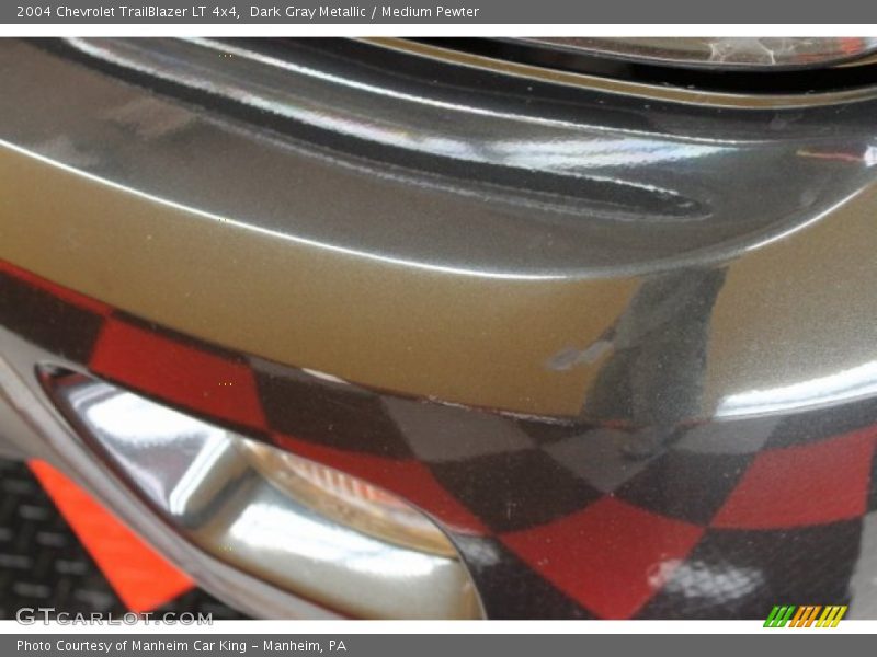 Dark Gray Metallic / Medium Pewter 2004 Chevrolet TrailBlazer LT 4x4