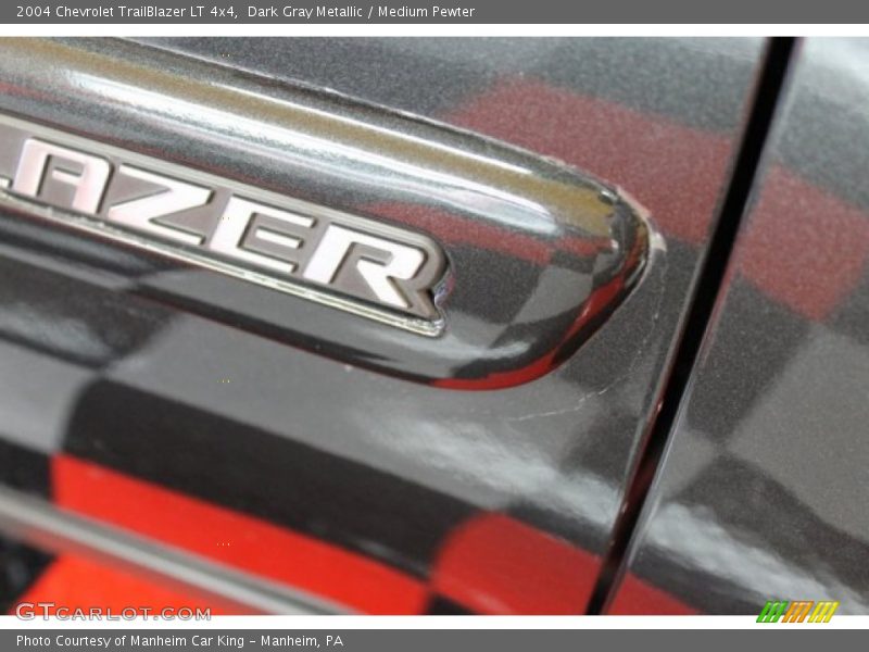 Dark Gray Metallic / Medium Pewter 2004 Chevrolet TrailBlazer LT 4x4