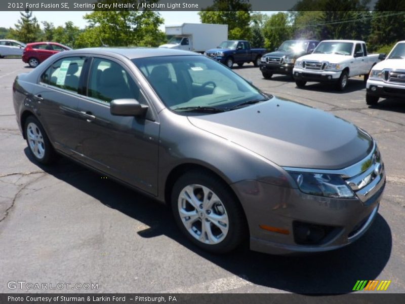 Front 3/4 View of 2012 Fusion SE