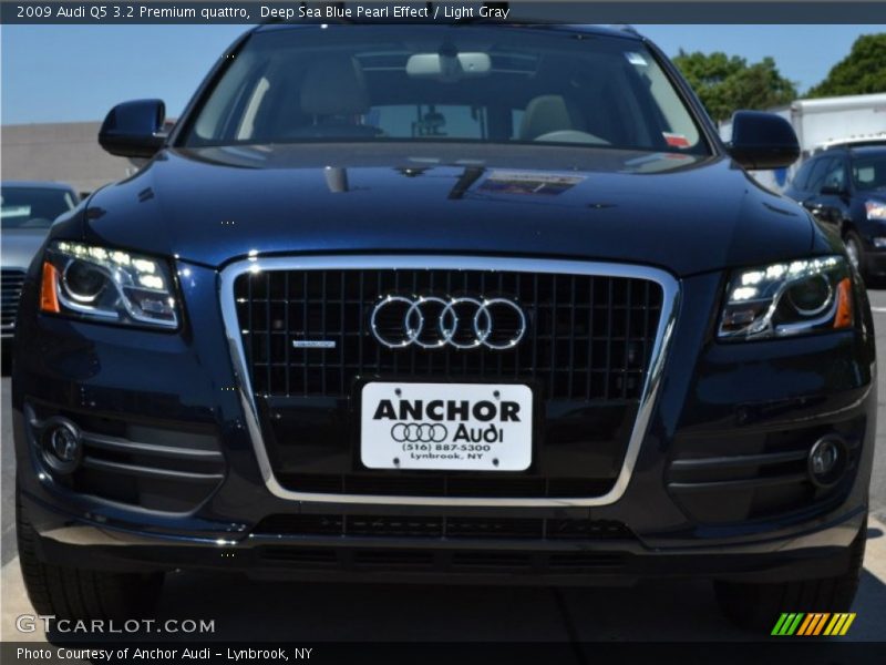 Deep Sea Blue Pearl Effect / Light Gray 2009 Audi Q5 3.2 Premium quattro