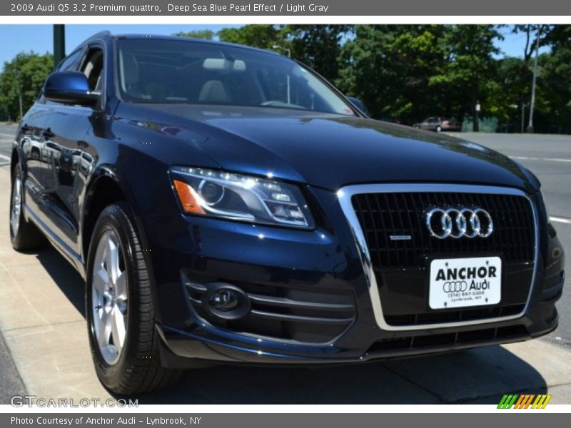 Deep Sea Blue Pearl Effect / Light Gray 2009 Audi Q5 3.2 Premium quattro