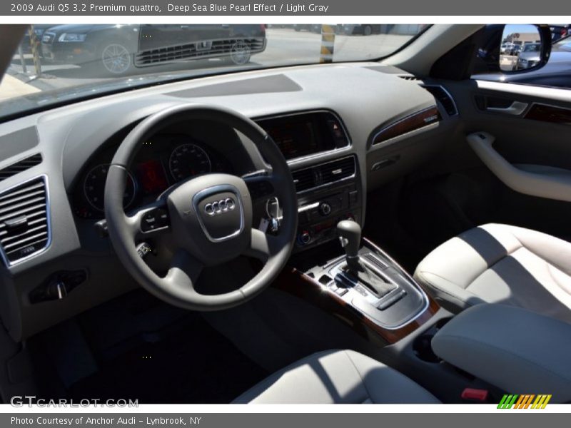Deep Sea Blue Pearl Effect / Light Gray 2009 Audi Q5 3.2 Premium quattro