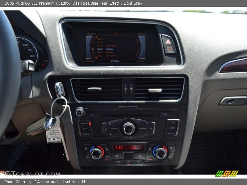 Deep Sea Blue Pearl Effect / Light Gray 2009 Audi Q5 3.2 Premium quattro