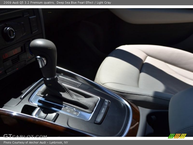 Deep Sea Blue Pearl Effect / Light Gray 2009 Audi Q5 3.2 Premium quattro
